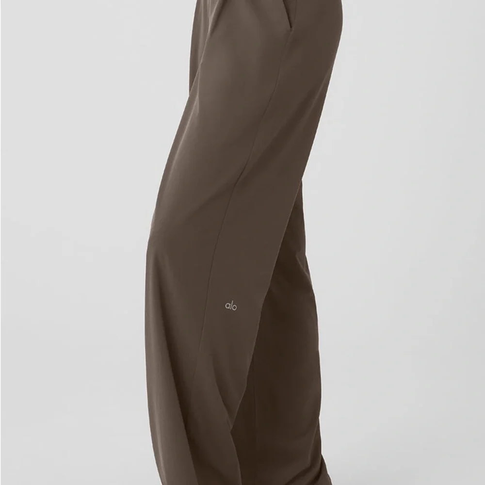 ALO Yoga Wide Leg Pants in Brown